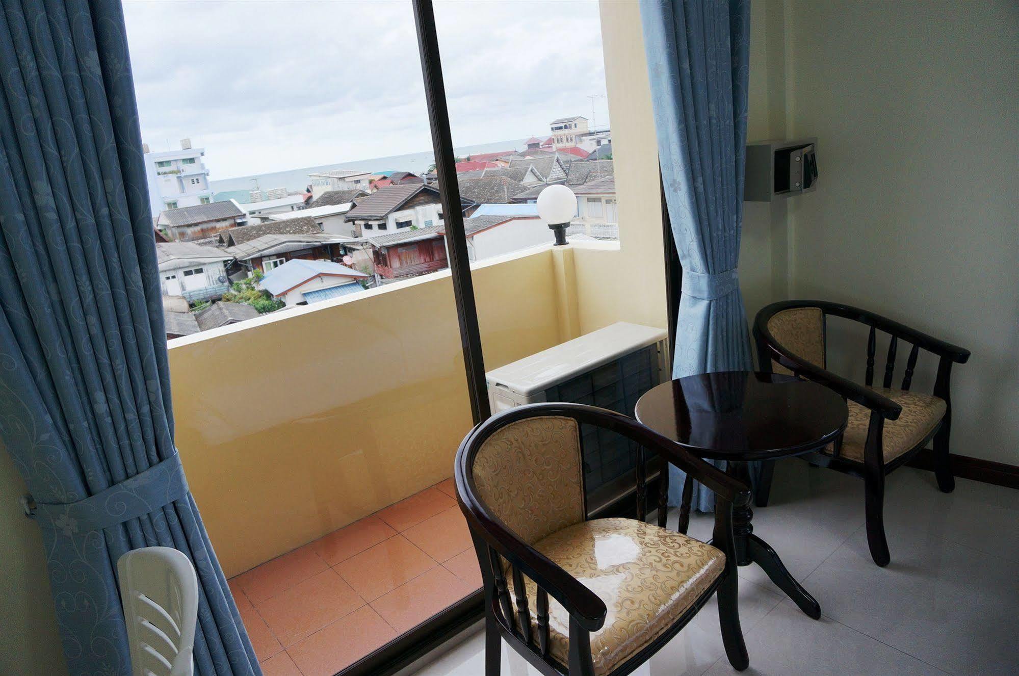 Baan Taweesuk Guest House Хуа Хин Экстерьер фото
