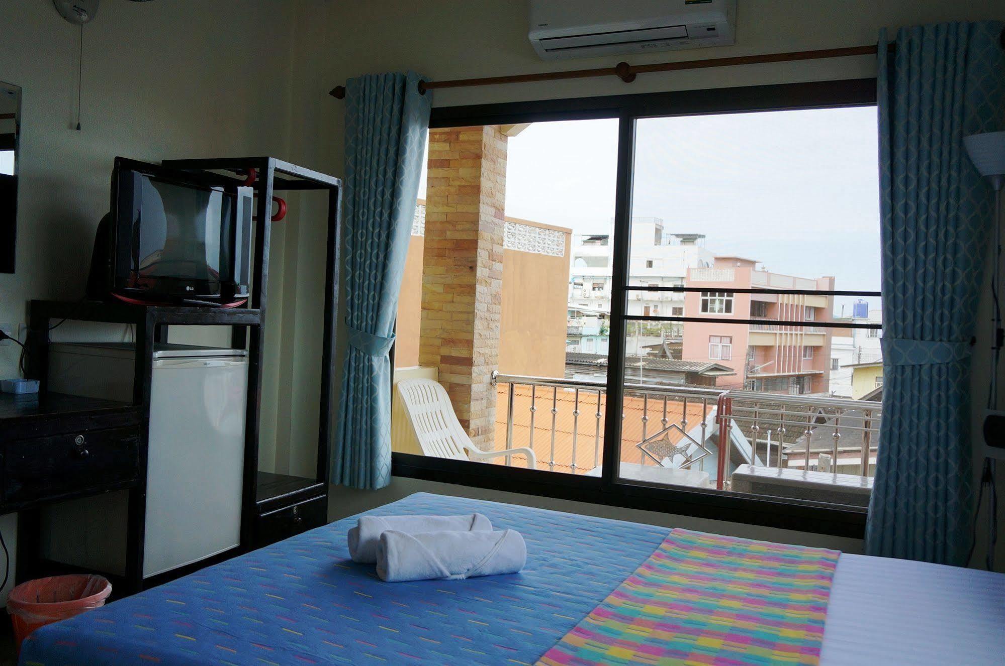 Baan Taweesuk Guest House Хуа Хин Экстерьер фото