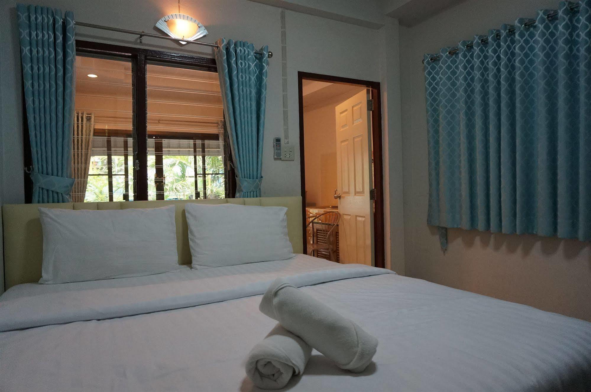 Baan Taweesuk Guest House Хуа Хин Экстерьер фото