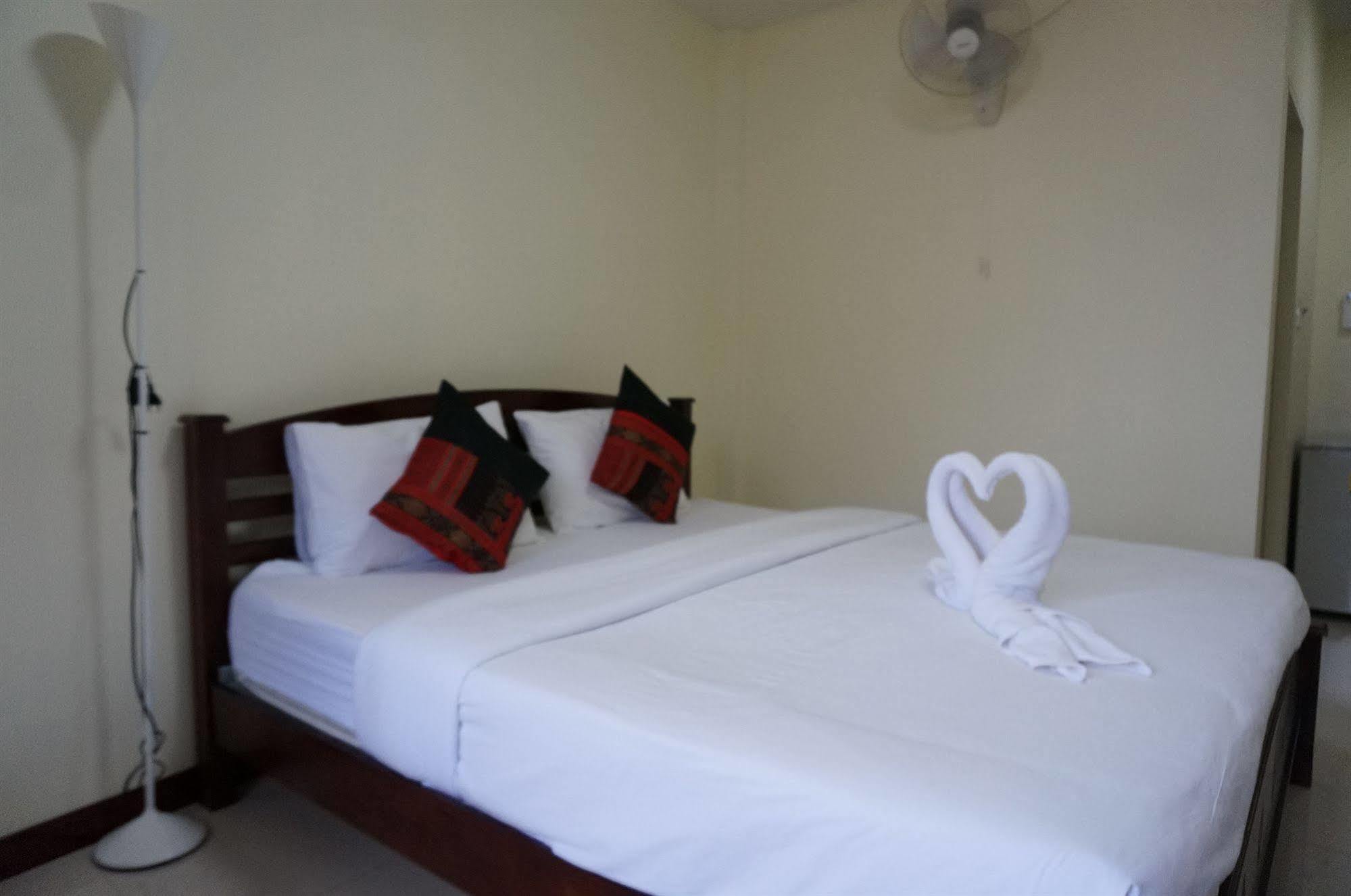Baan Taweesuk Guest House Хуа Хин Экстерьер фото