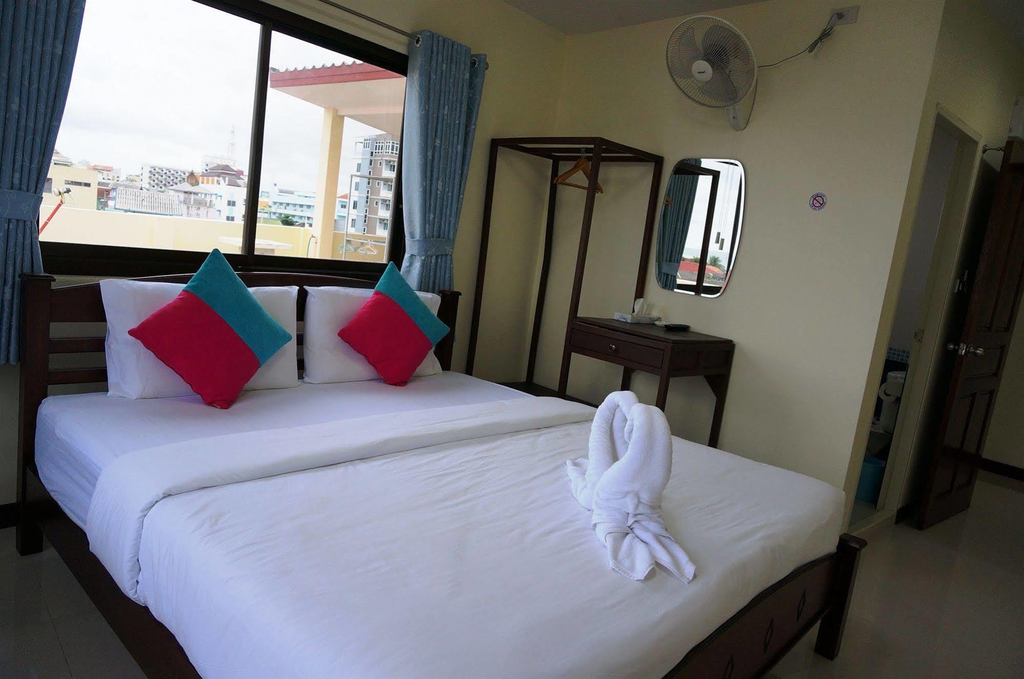 Baan Taweesuk Guest House Хуа Хин Экстерьер фото